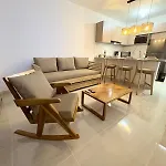 Charming Apartment Close To The Beach